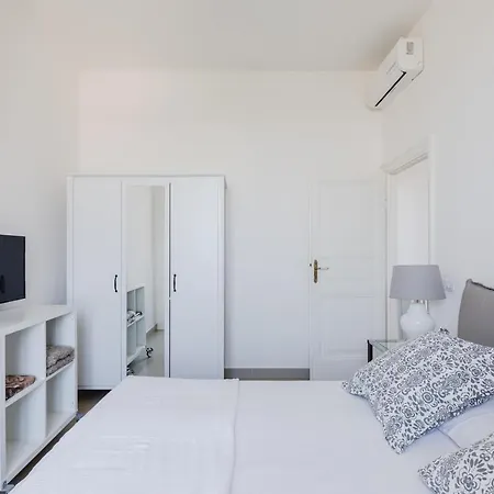 Elegante E Classico Attico Con Terrazzo Privato Vicino Al Vaticano Appartement Rome