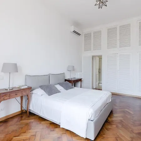 Elegante E Classico Attico Con Terrazzo Privato Vicino Al Vaticano Appartement Rome
