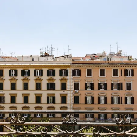 Elegante E Classico Attico Con Terrazzo Privato Vicino Al Vaticano