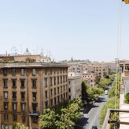 Elegante E Classico Attico Con Terrazzo Privato Vicino Al Vaticano Lägenhet Rom